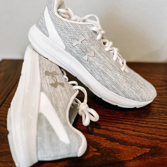 Under armour top rose gold shoes